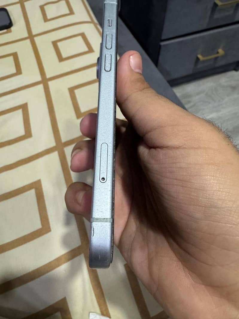Apple iPhone 15 7