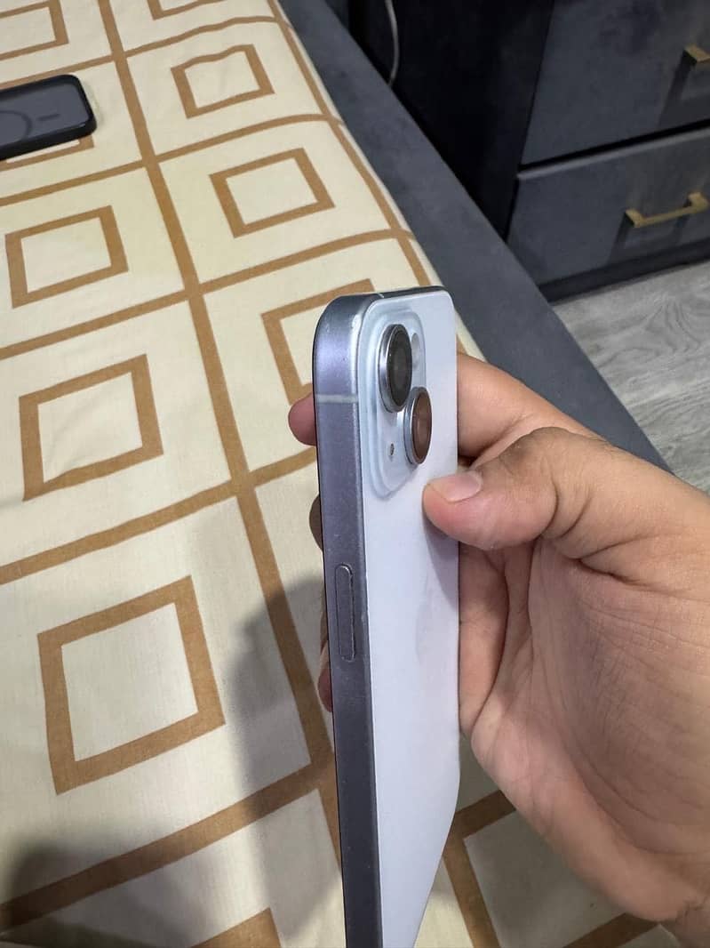 Apple iPhone 15 8