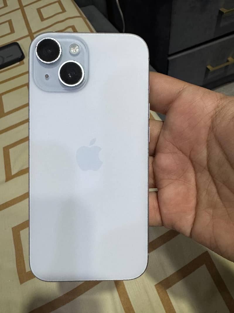 Apple iPhone 15 15