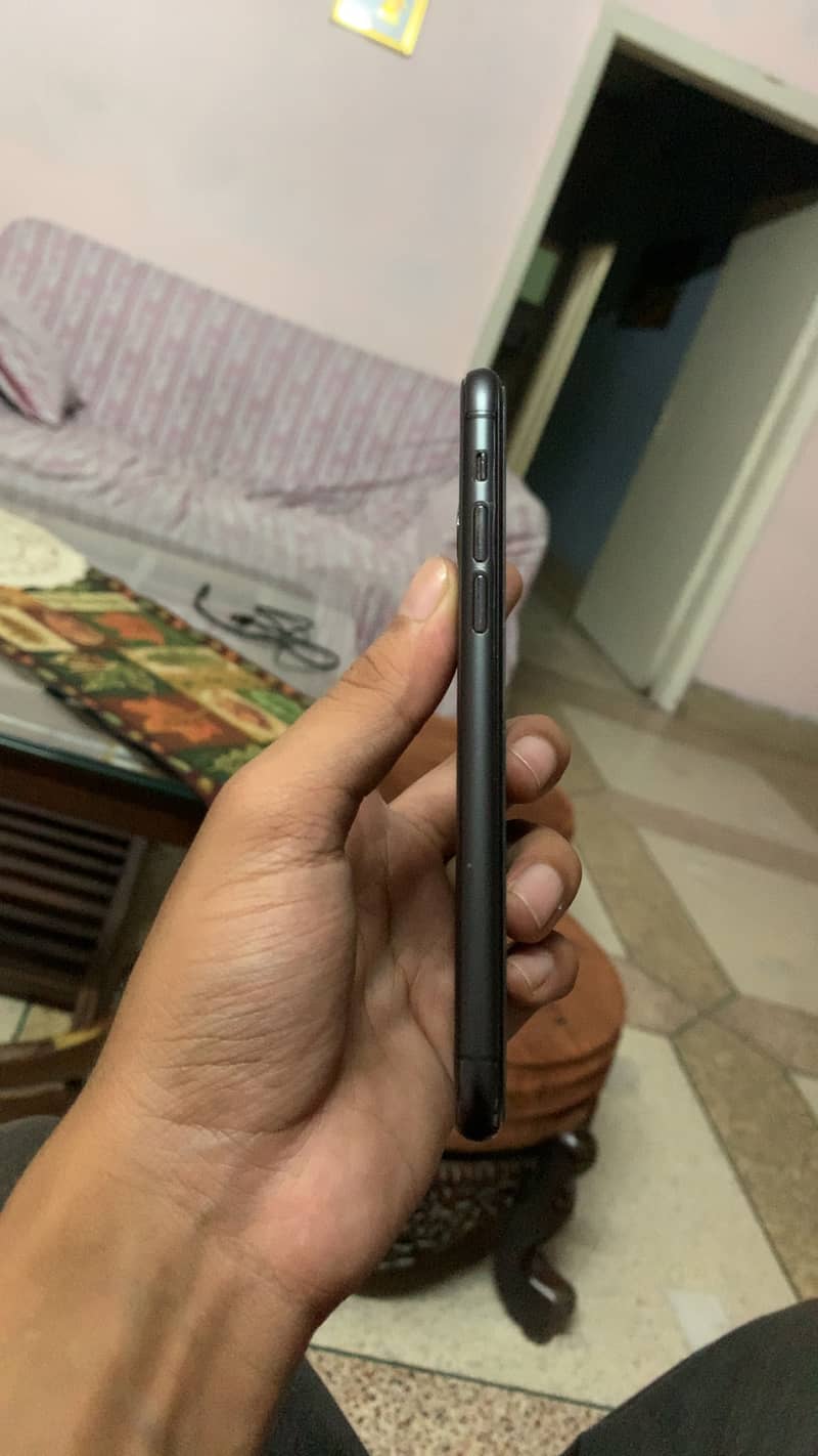 Apple iPhone 11 Pro 1
