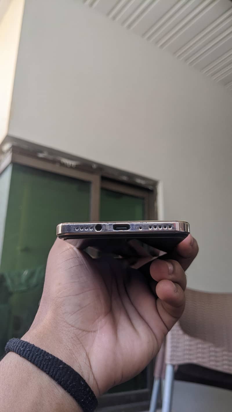 Note 30  6/128 kit 5