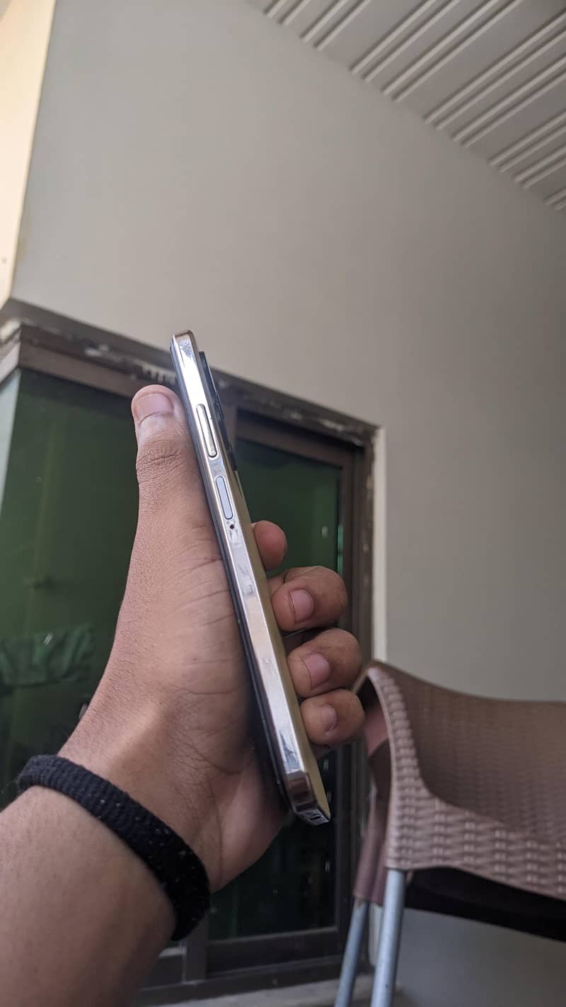 Note 30  6/128 kit 6