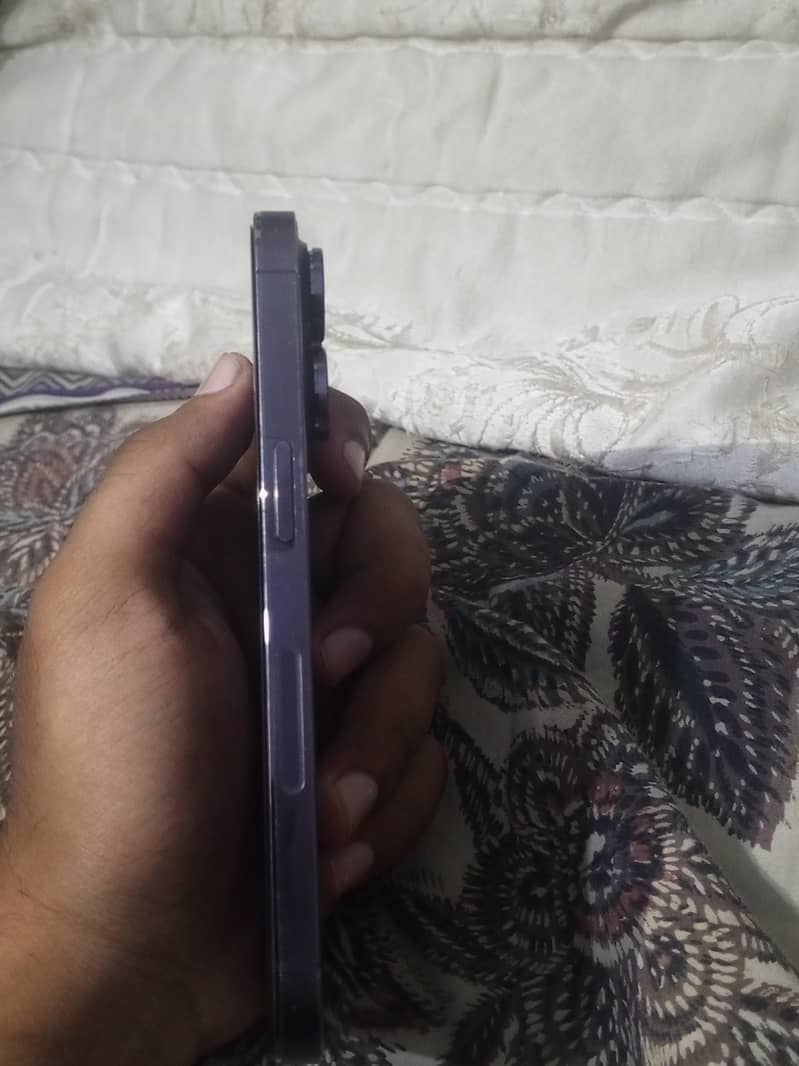 Apple iPhone 14 Pro 4