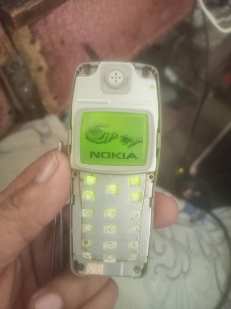Nokia 1100 1