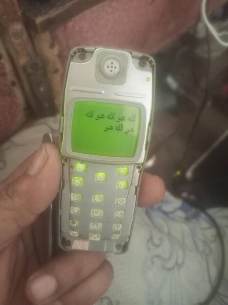 Nokia 1100 2