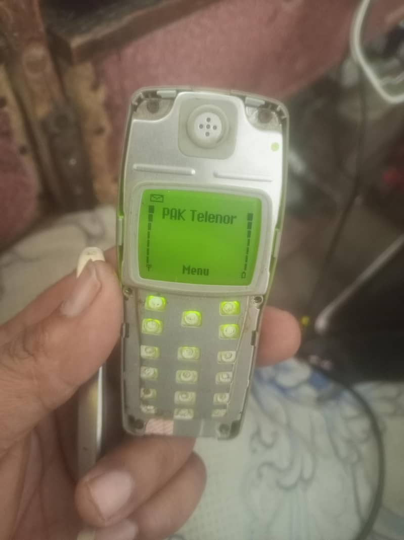 Nokia 1100 4