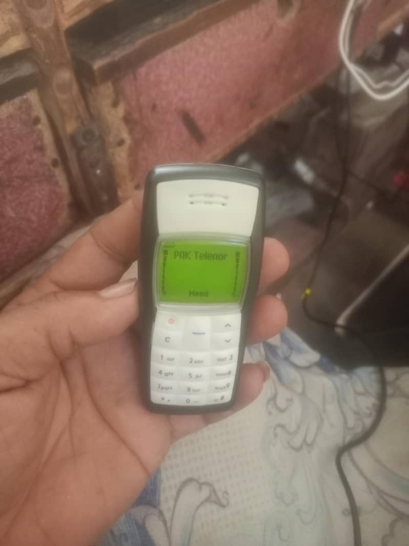 Nokia 1100 8