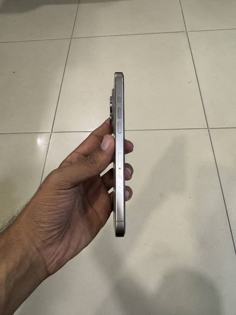 Apple iPhone 15 Pro Max 1