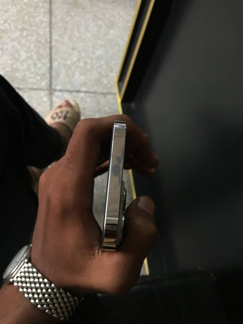 iPhone 13 Pro Max 3