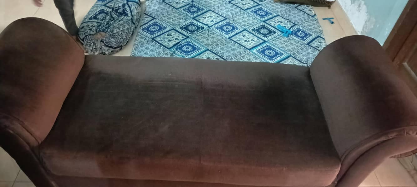Sethi sofa 1