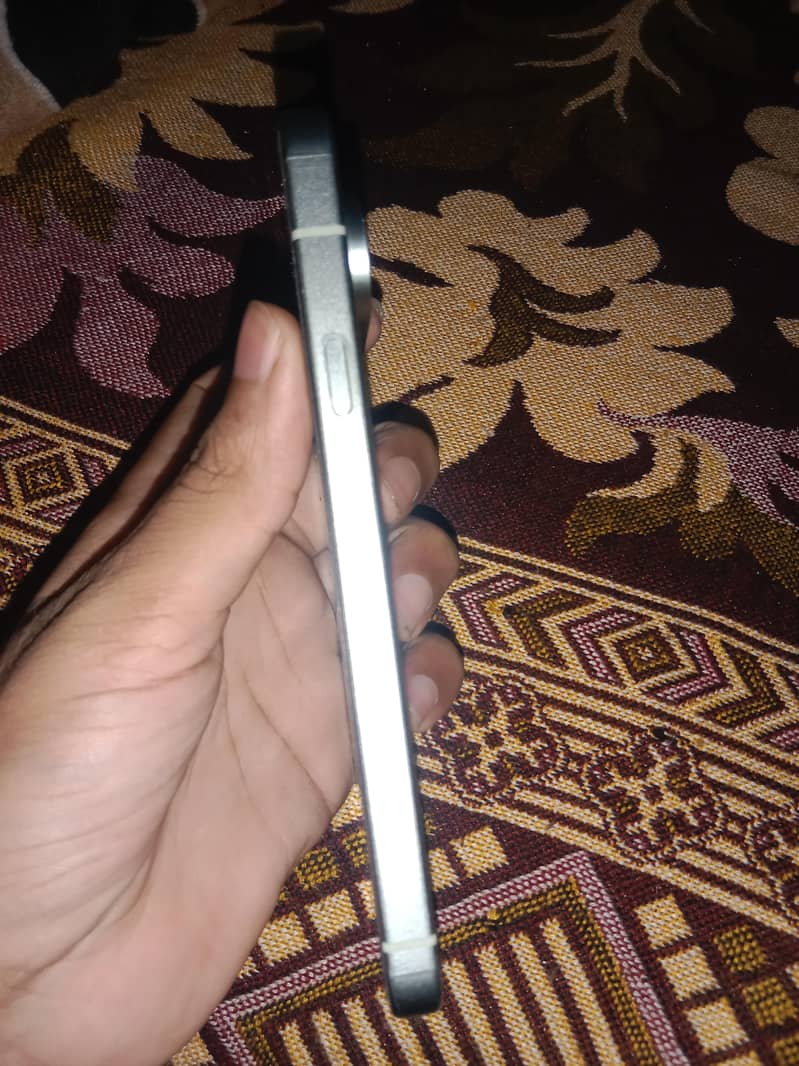 Google Pixel 9 4