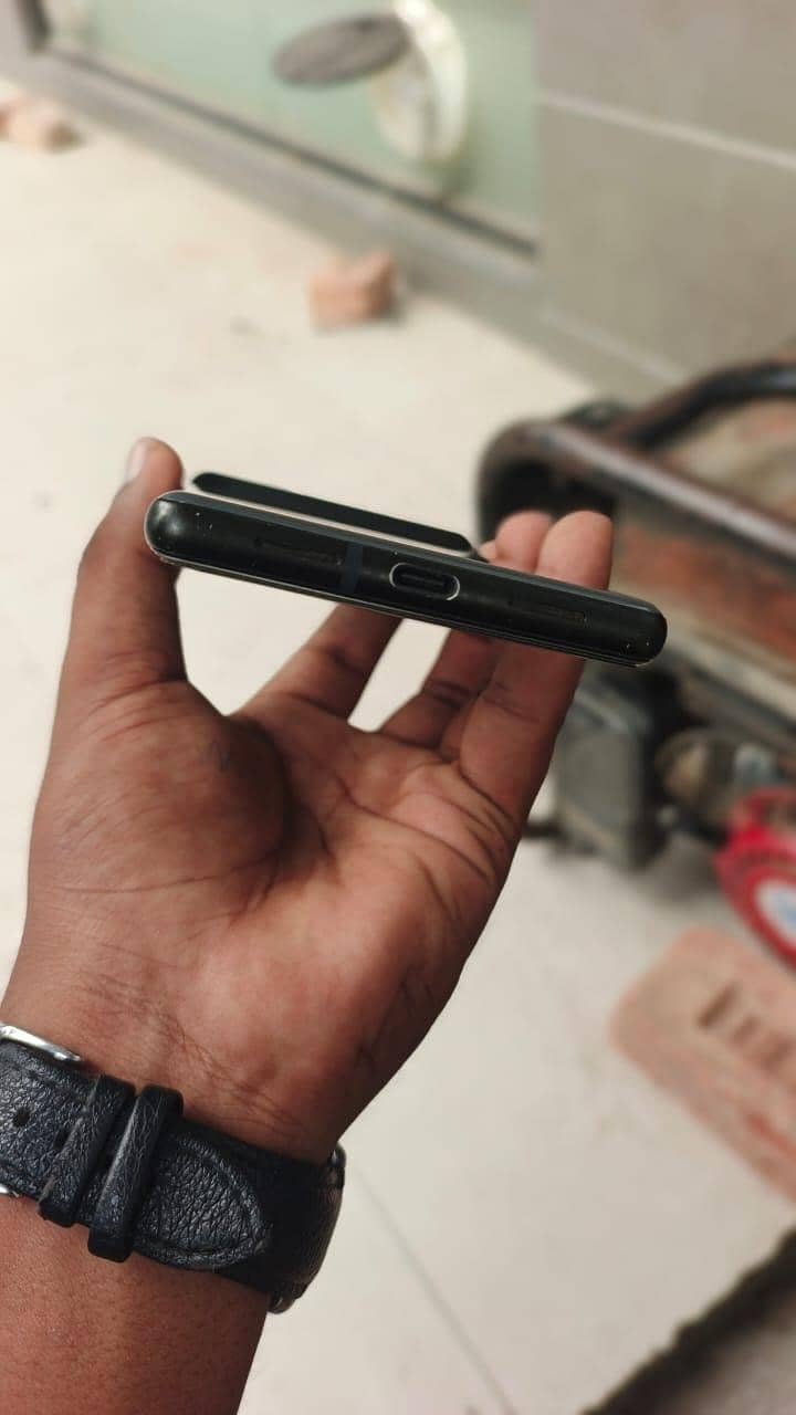 Google Pixel 6 4