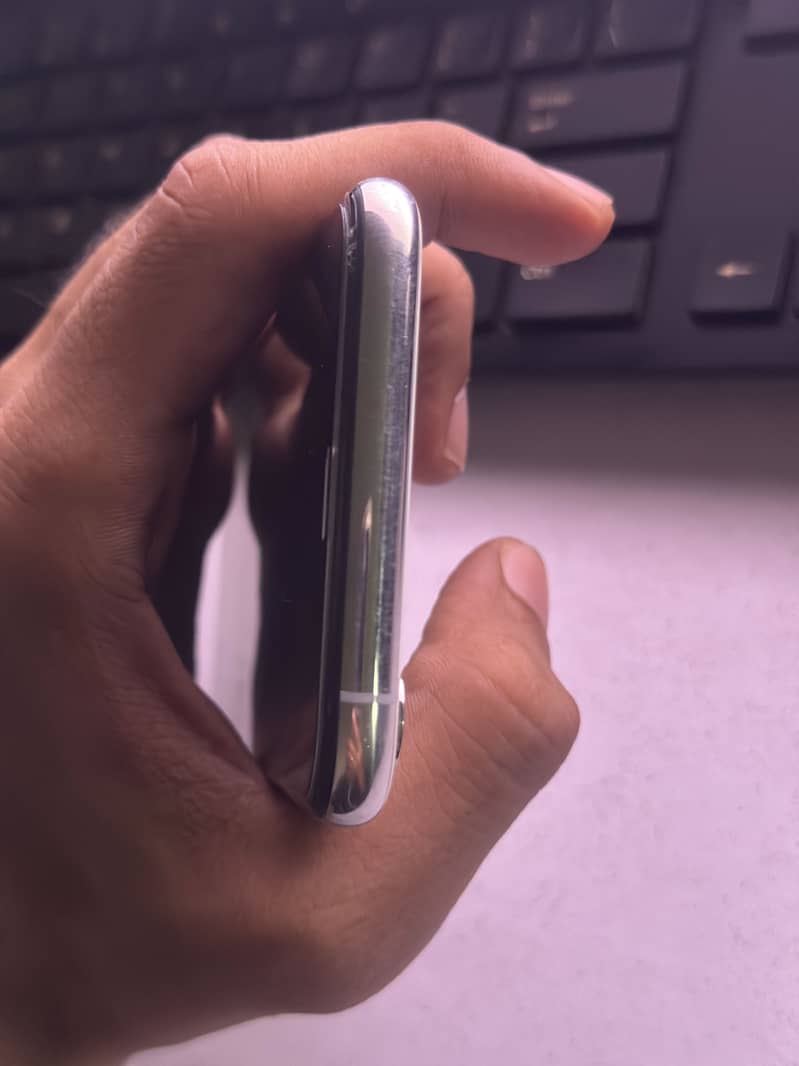Mobile 1