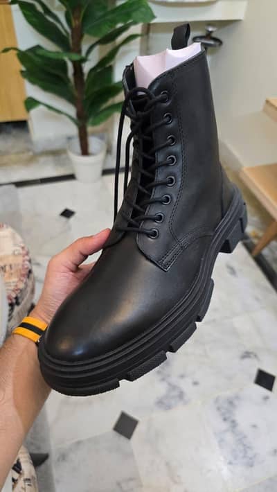 Lama boots