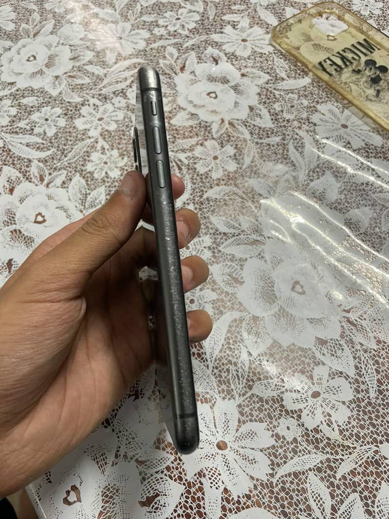 Apple iPhone 11 5