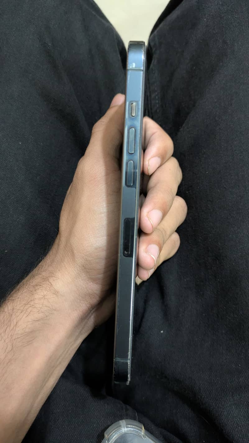 Apple iPhone 12 Pro Max 4