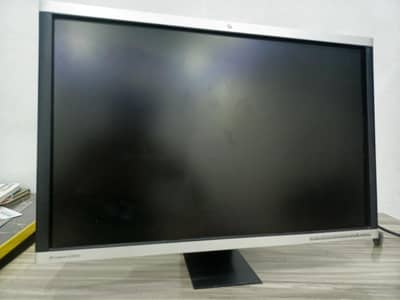 HP 24" Monitor (1920x1200 WUXGA) - DisplayPort, VGA, DVI, USB Hub