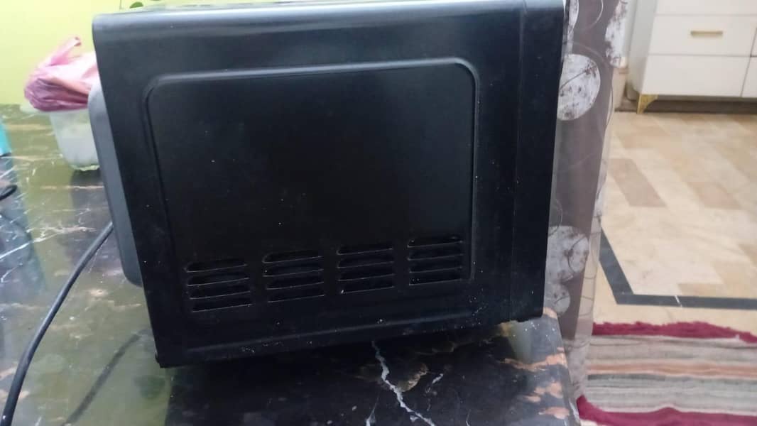 microwave 10/10 condition 4