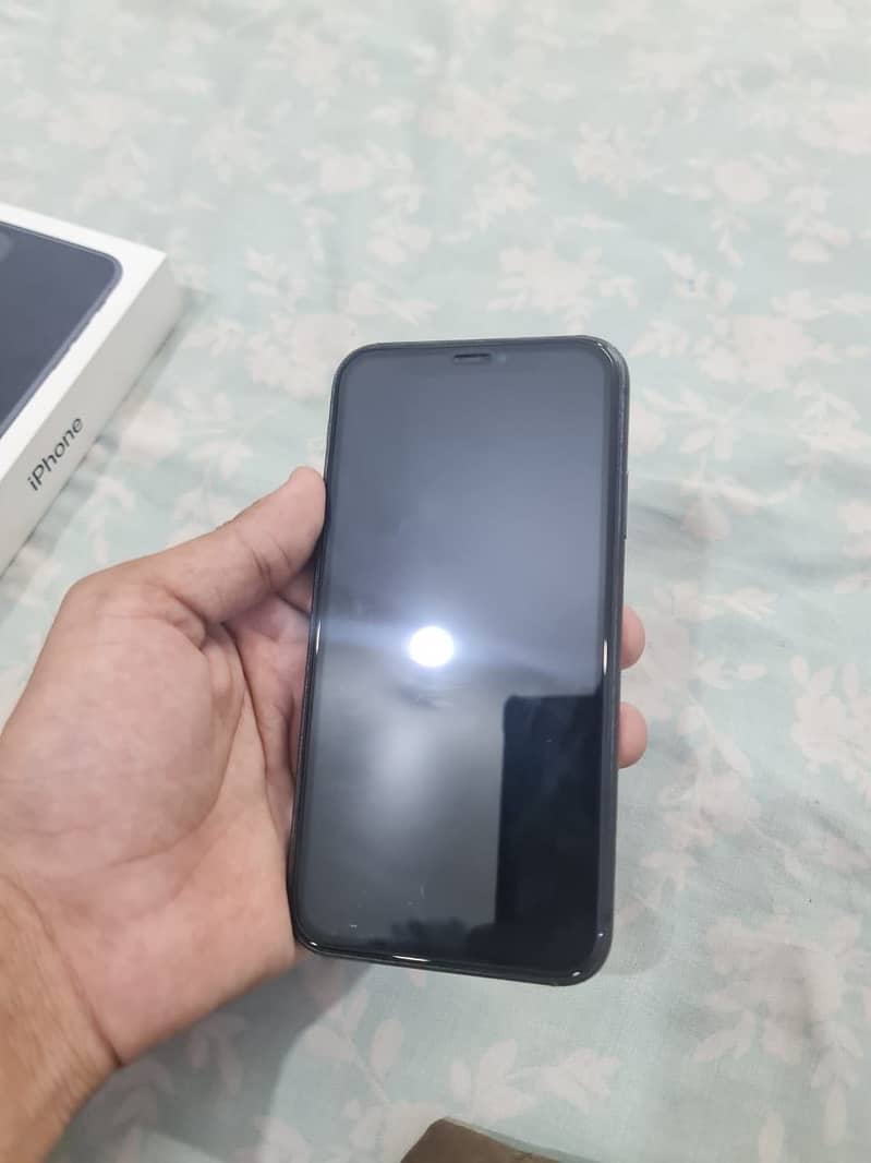 iPhone 11 2
