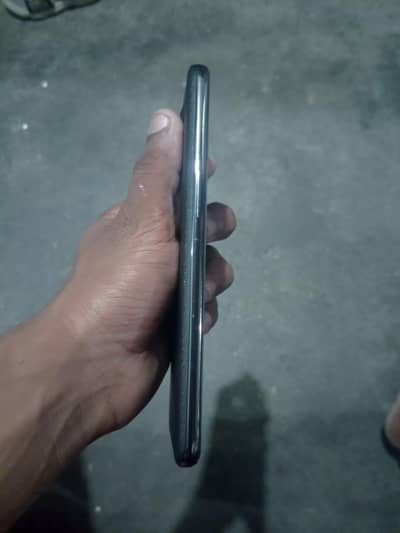 I am selling one plus 10t unlock sim Time available Exchange possible