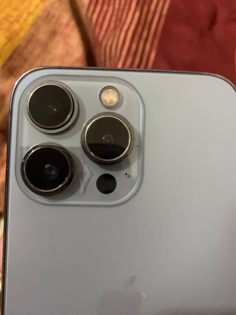 Apple iPhone 13 Pro 1