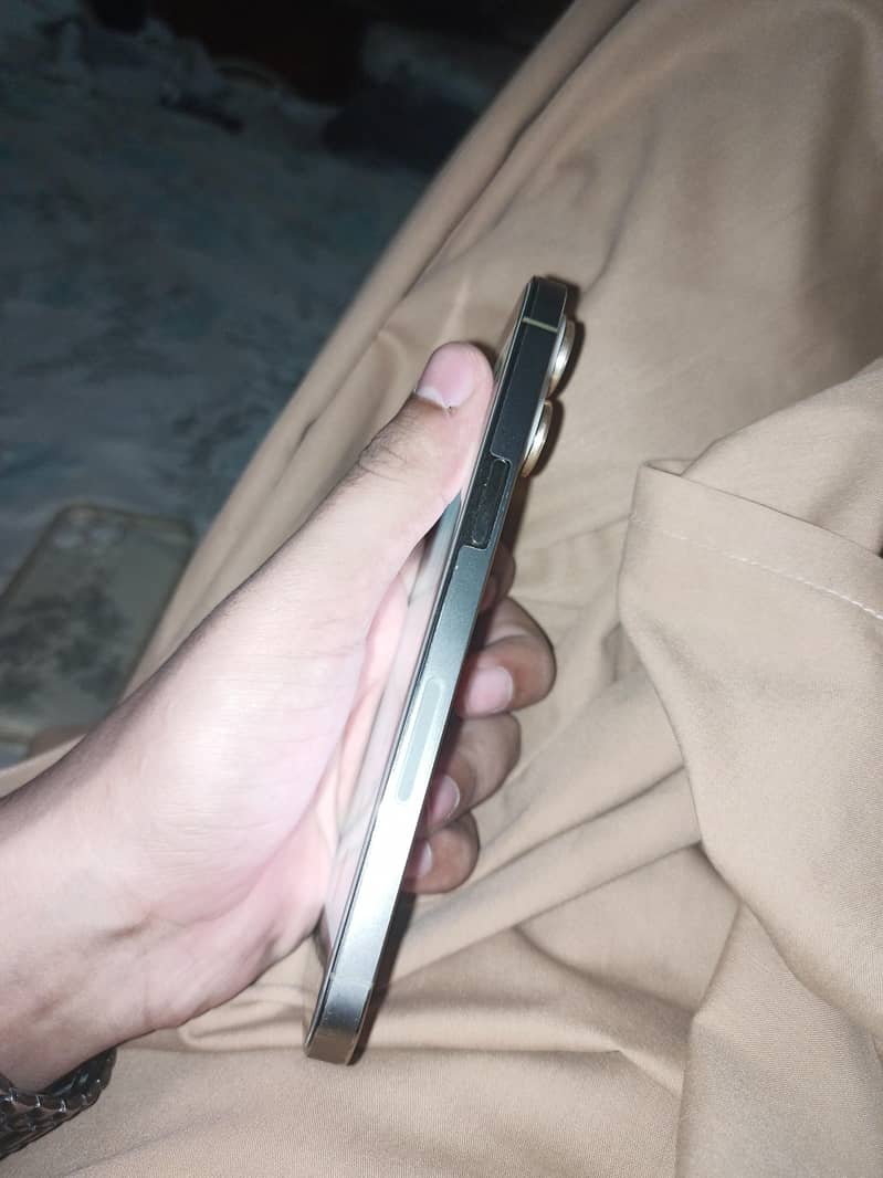 iPhone 14 Pro Max 1