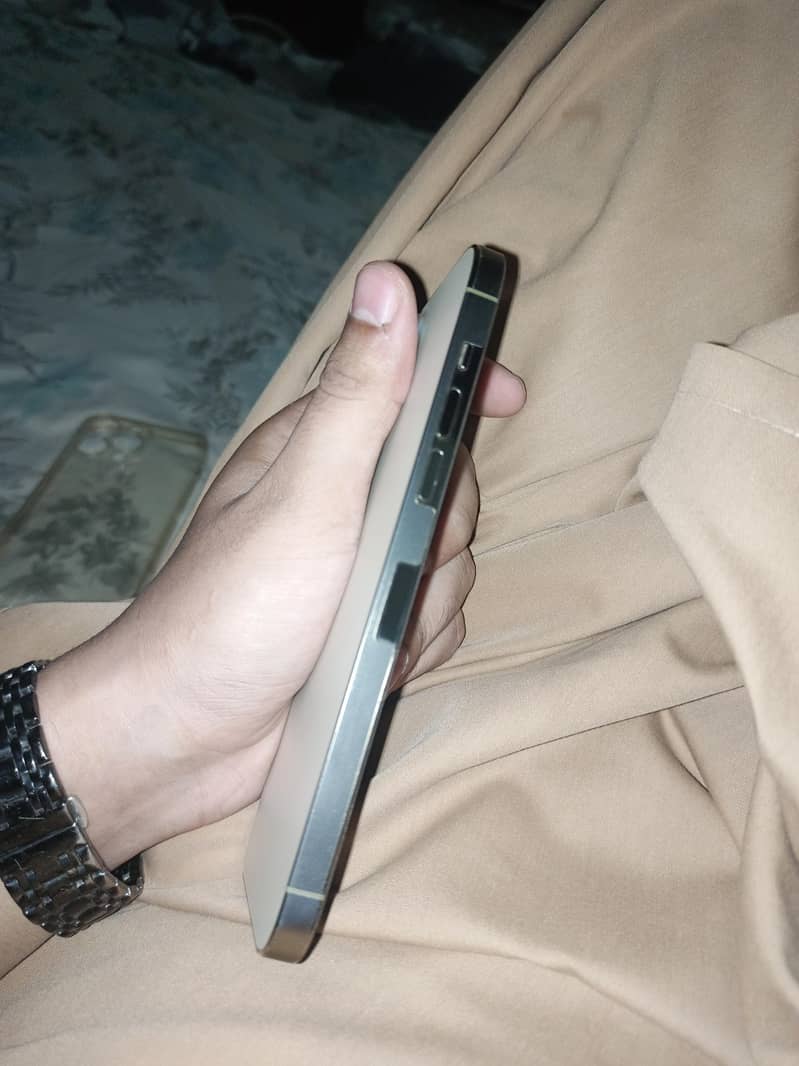 iPhone 14 Pro Max 3