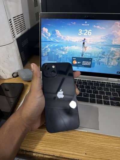Apple iPhone 13