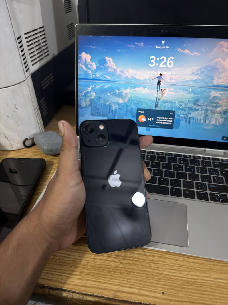 Apple iPhone 13 0