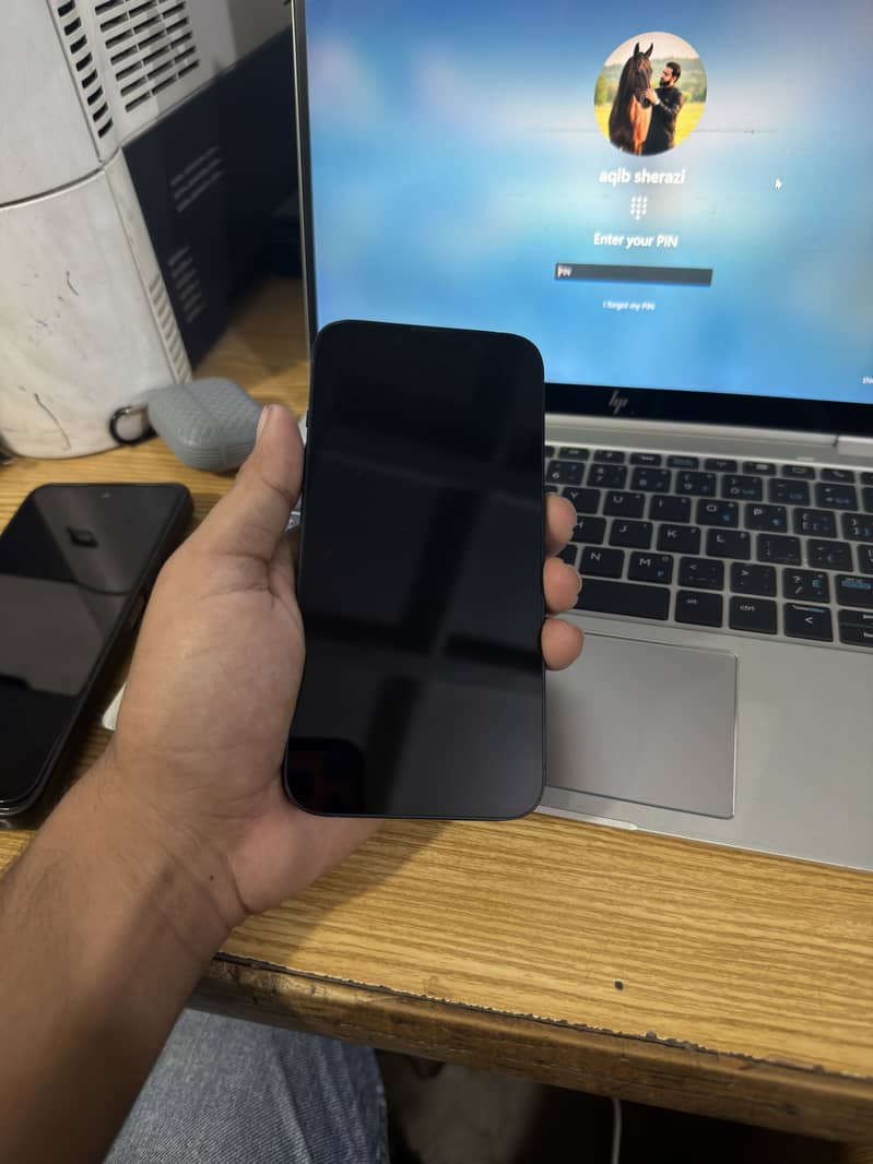 Apple iPhone 13 1
