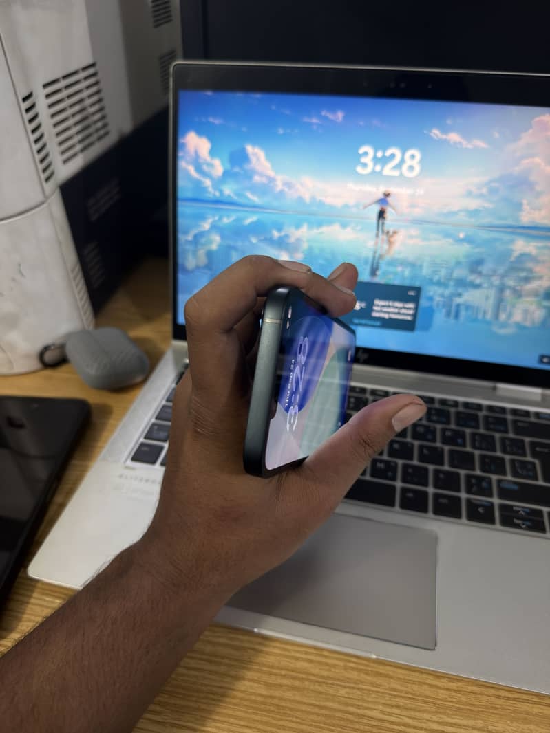 Apple iPhone 13 4