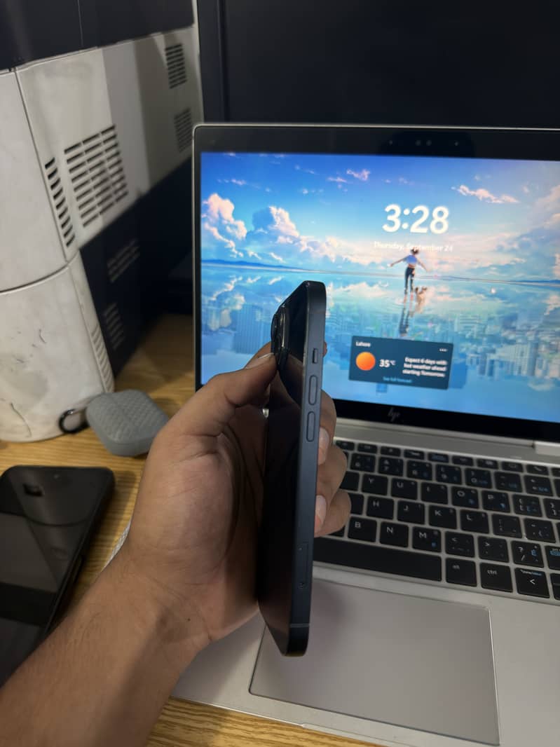 Apple iPhone 13 5