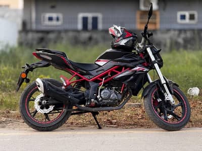 Benelli tnt 150i 2021 model