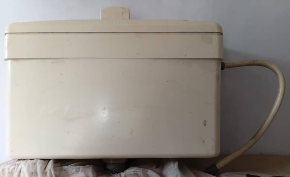 Flush tank 0