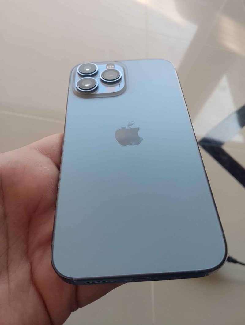 Apple iPhone 13 Pro Max 1
