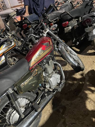Honda 125 Sef Start Gold Edition