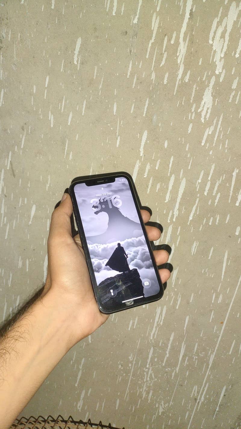 Apple iPhone 11 - Mint Condition 0
