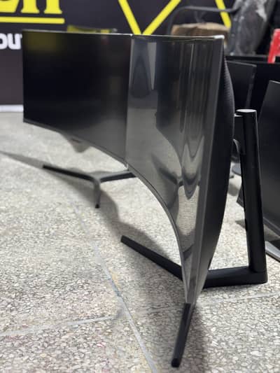 Samsung 34 inch curve 100hz with Orignal stand