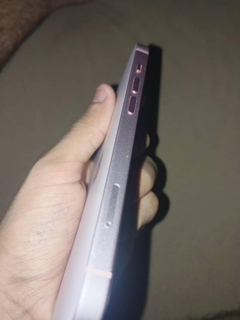 Apple iPhone 15 6