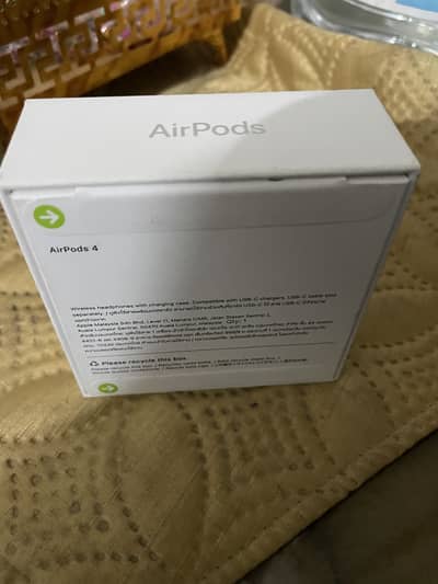 Apple Airpods 4 box pack
