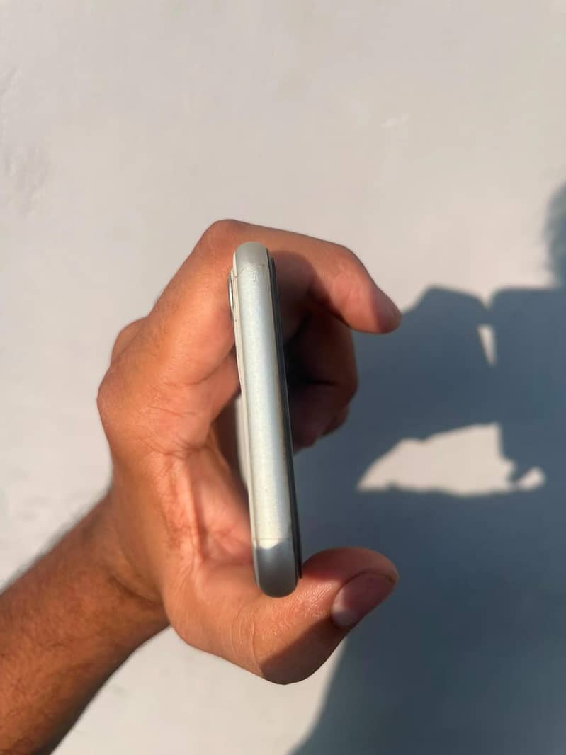 Apple iPhone 11 5