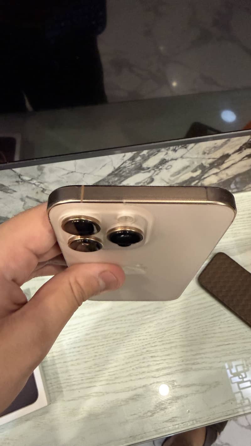 Apple iPhone 16 Pro Max 3