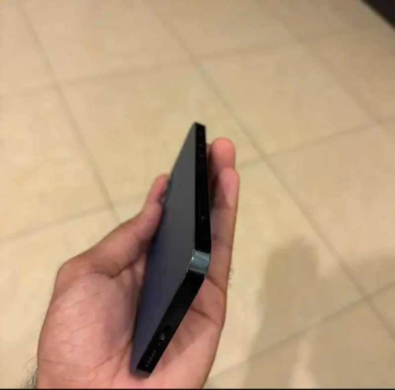 Apple iPhone 12 Pro 1