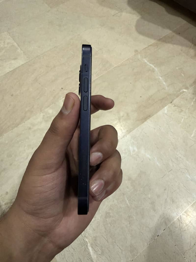 Apple iPhone 12 mini 1