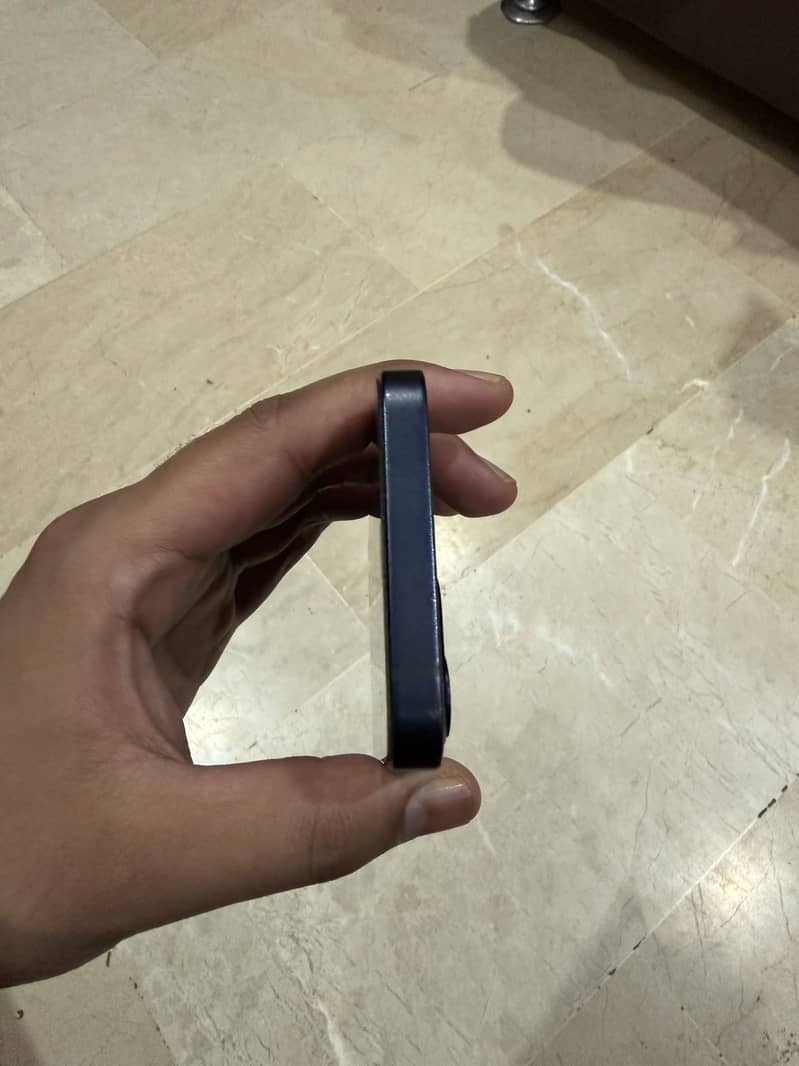 Apple iPhone 12 mini 4
