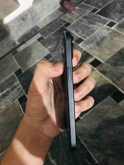 caption parlo nicha Sara iphone 15 or 7 and money