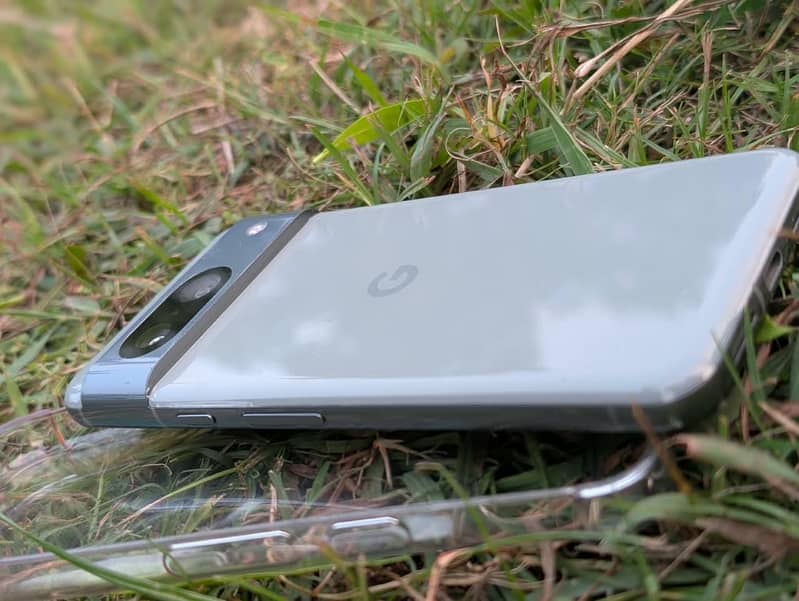 Google Pixel 8 6