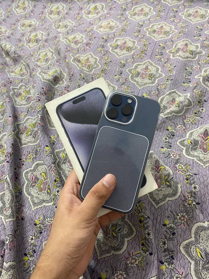 Apple iPhone 15 Pro Max 0