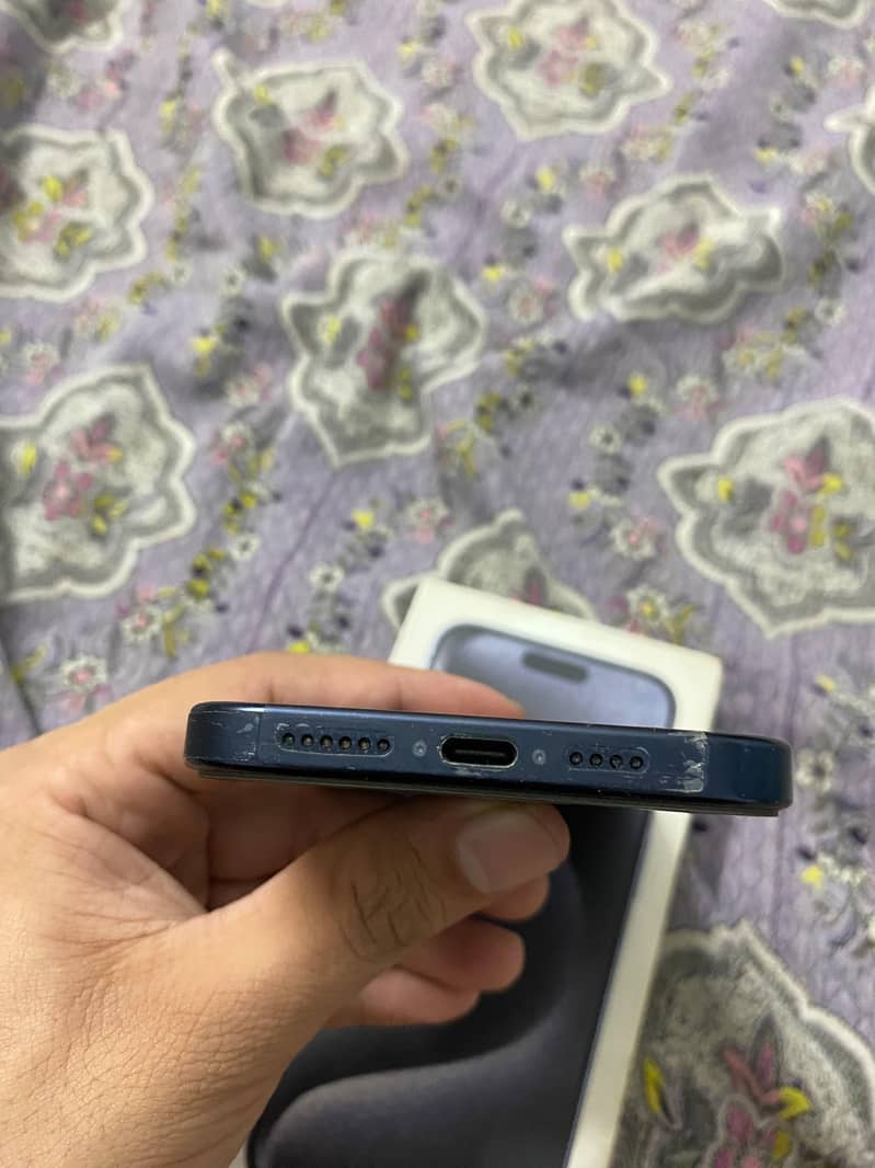 Apple iPhone 15 Pro Max 3