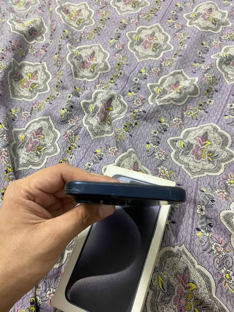 Apple iPhone 15 Pro Max 5